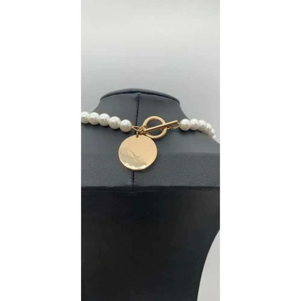 Faux Pearl Choker Coin Pendant Toggle Closure Modern Elegance Necklace‎ 18”